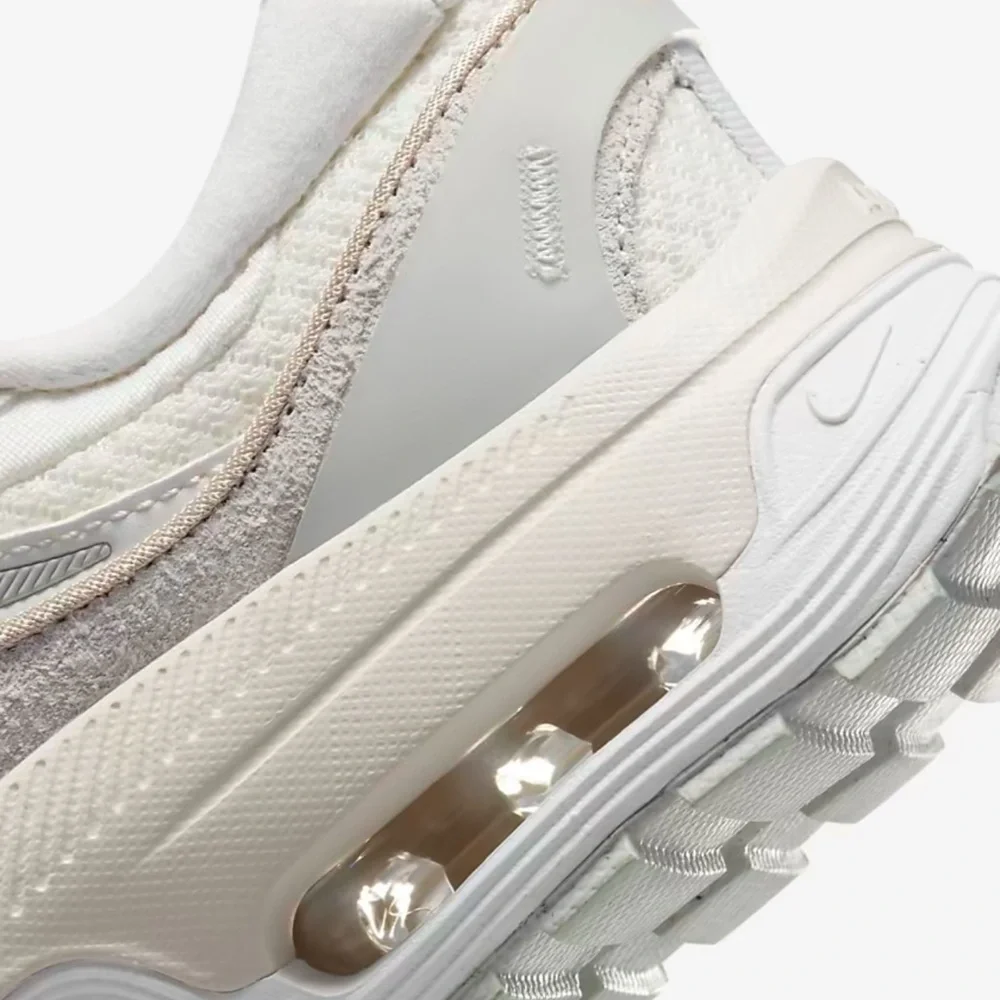 NWT * Nike Air Max Bliss LX Size 6 - Summit White, Phantom Dust, Sandrift, Sail - Picture 12 of 12